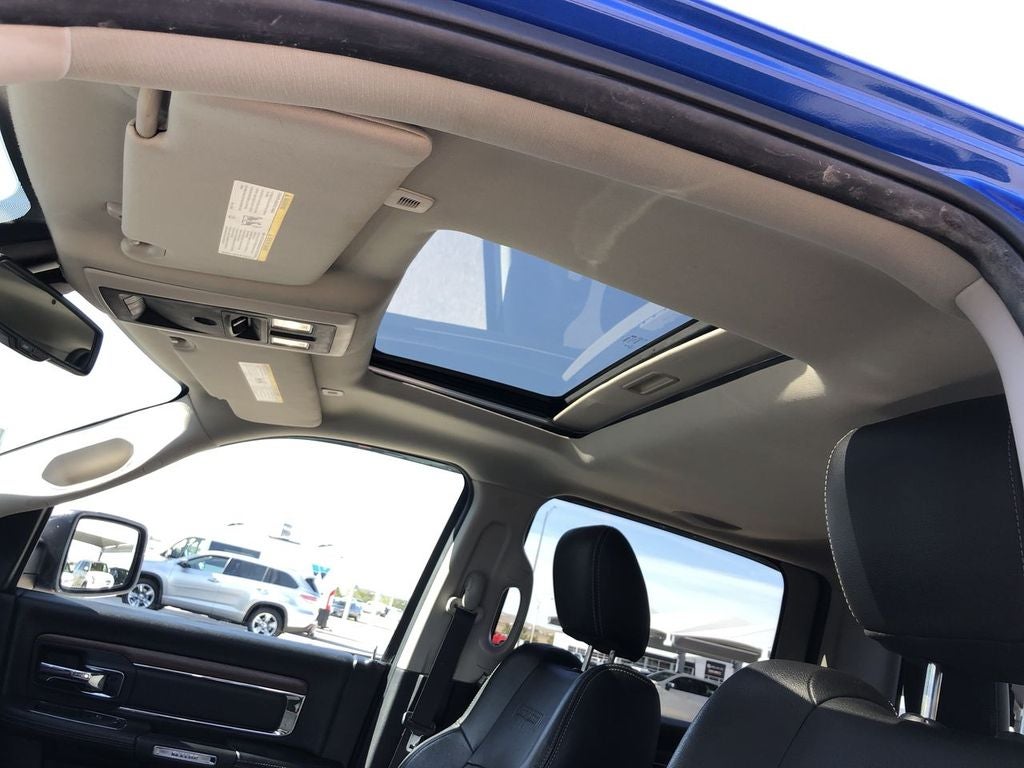 2017 RAM 1500 Laramie Crew Cab 4x4 5'7" Box