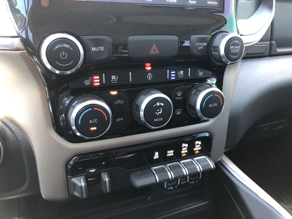 2022 RAM 1500 Laramie Crew Cab 4x4 5'7" Box