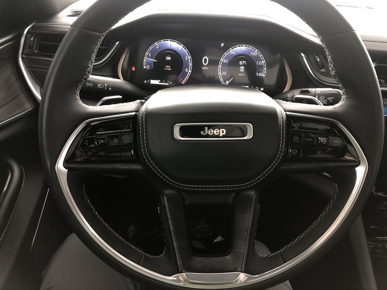2023 Jeep GRANC NA