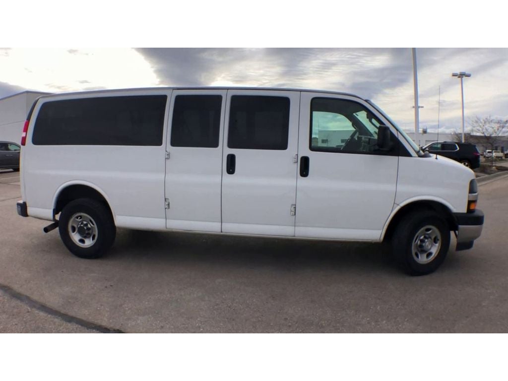 2020 Chevrolet Express Passenger 3500 LT