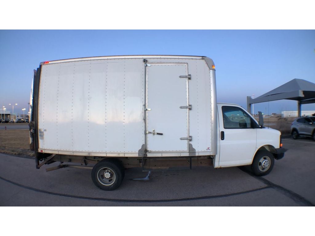 2009 Chevrolet Express Cutaway 3500 3500