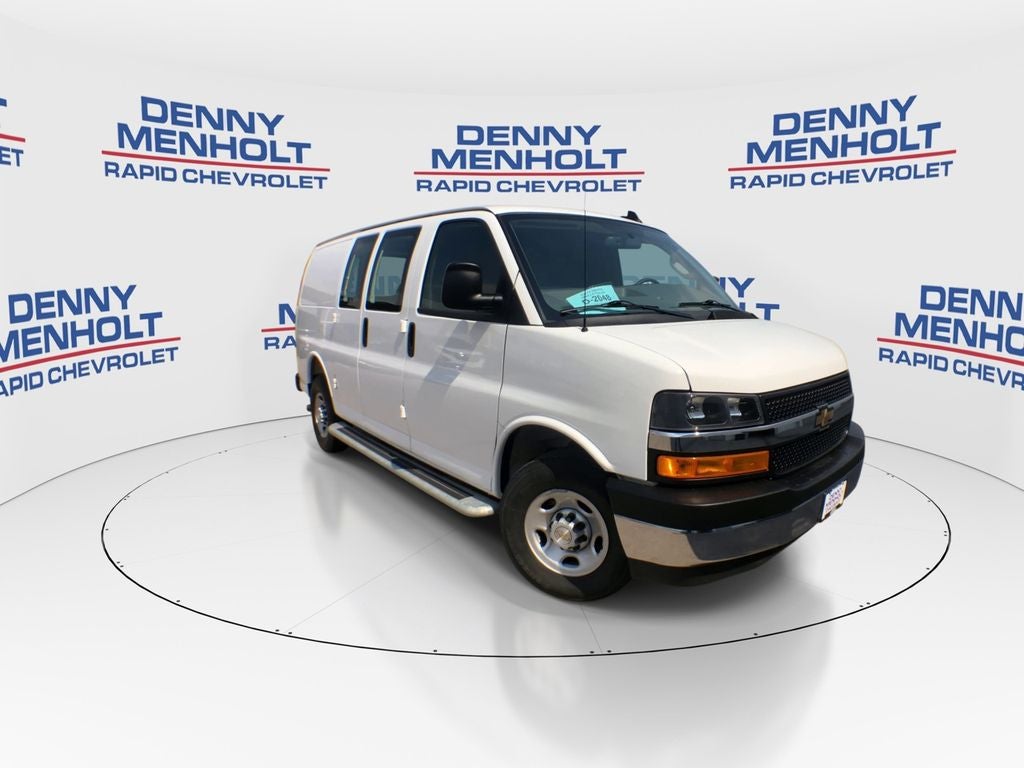 2025 Chevrolet Express Cargo WT
