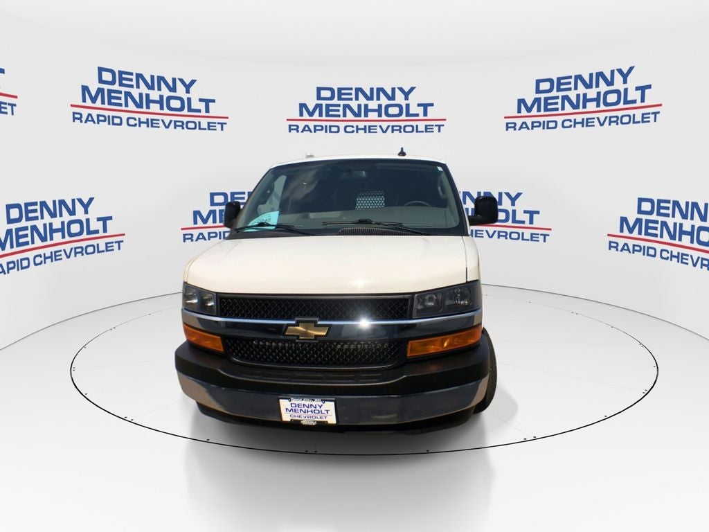 2025 Chevrolet Express Cargo WT