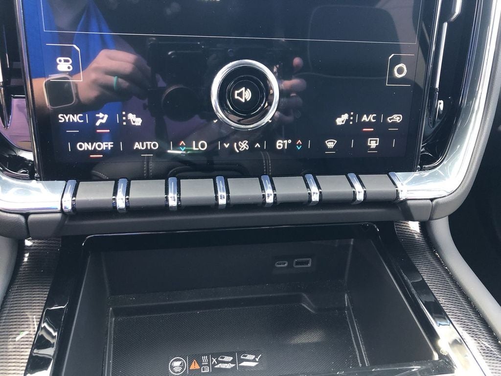 2025 GMC Yukon Elevation