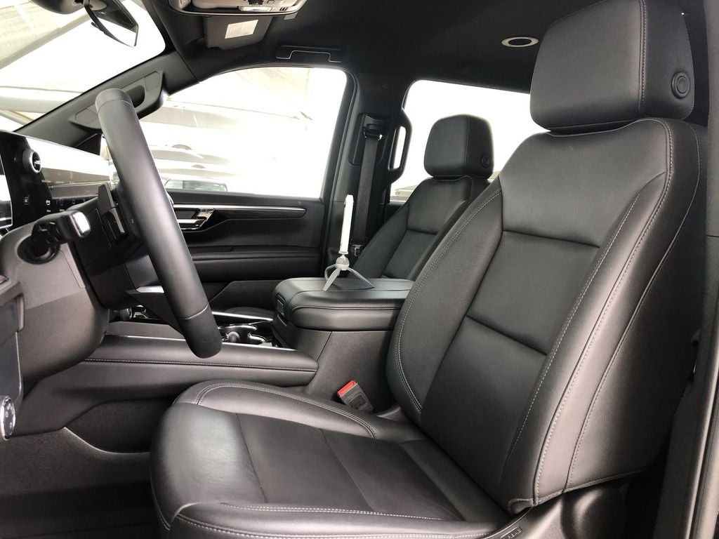 2025 Chevrolet Suburban LT