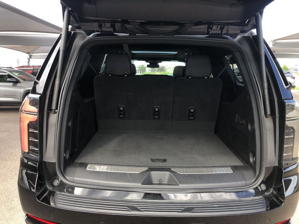 2025 Chevrolet Suburban RST
