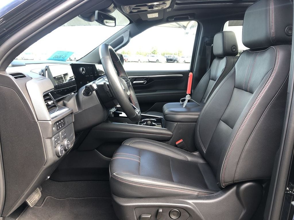 2025 Chevrolet Suburban RST