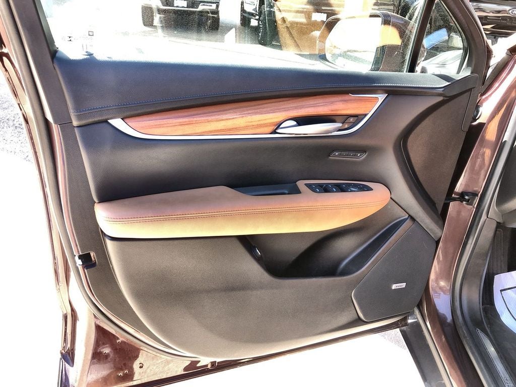 2022 Cadillac XT5 Premium Luxury