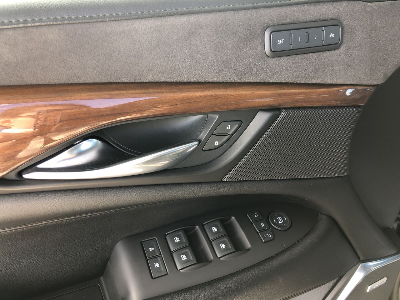 2020 Cadillac Escalade Premium Luxury