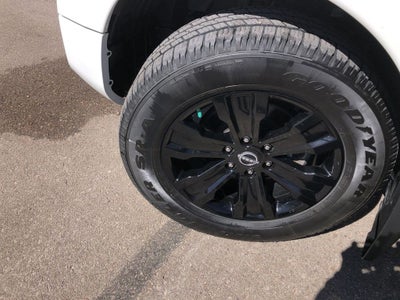 2024 Nissan TITAN Crew Cab SV 4x4