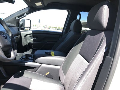 2024 Nissan TITAN Crew Cab SV 4x4