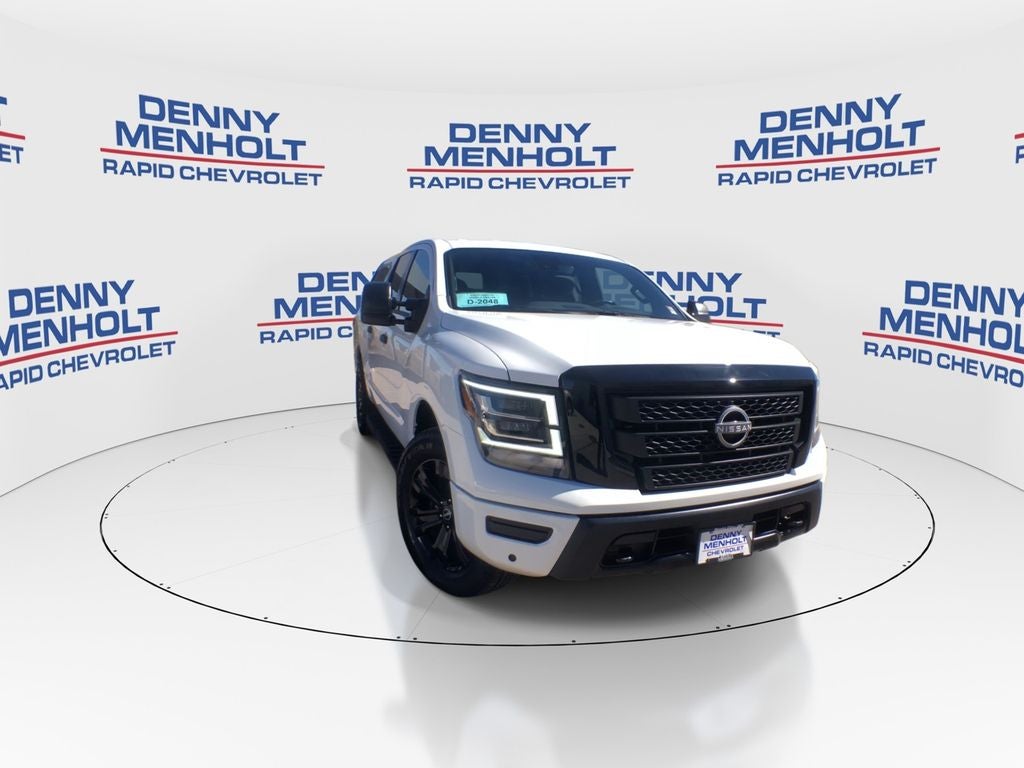 2024 Nissan TITAN Crew Cab SV 4x4