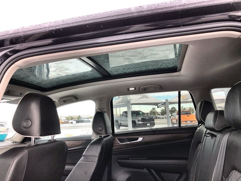 2025 Volkswagen Atlas 2.0T SEL Premium R-Line