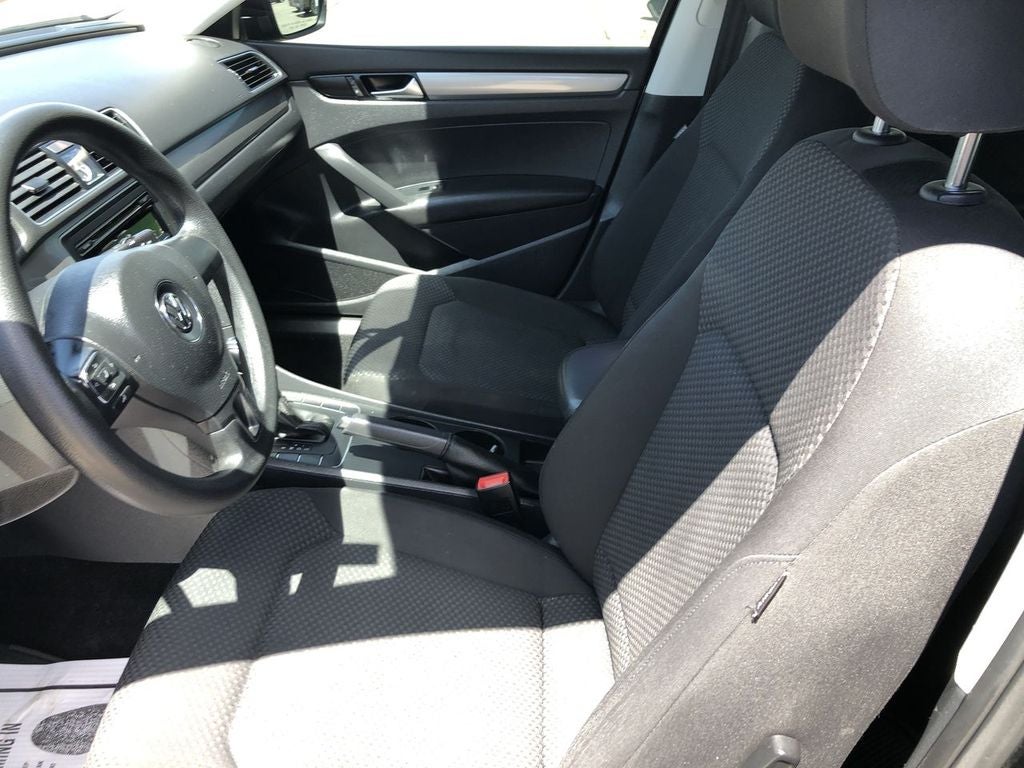 2014 Volkswagen Passat S