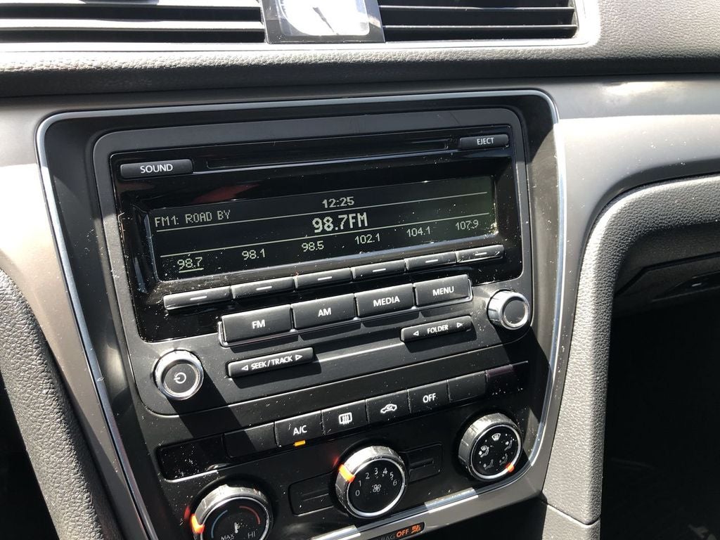 2014 Volkswagen Passat S