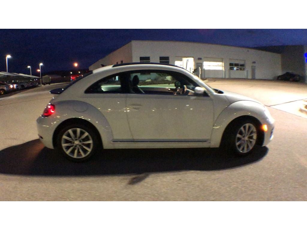 2018 Volkswagen Beetle SE
