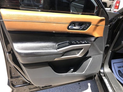 2023 Nissan Pathfinder Platinum 4WD
