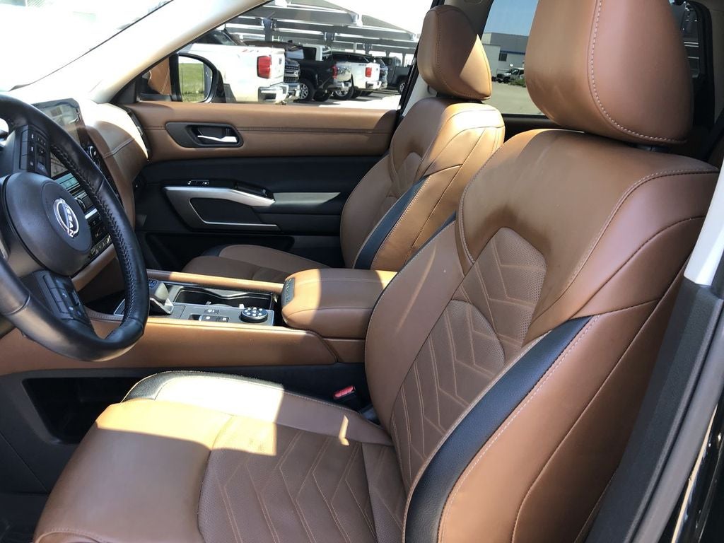 2023 Nissan Pathfinder Platinum 4WD