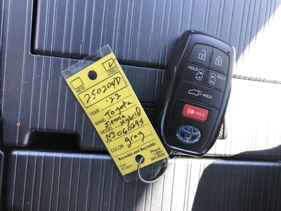 2022 Toyota Sienna XSE