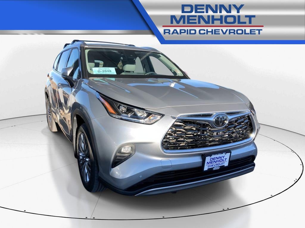 2024 Toyota Highlander LE