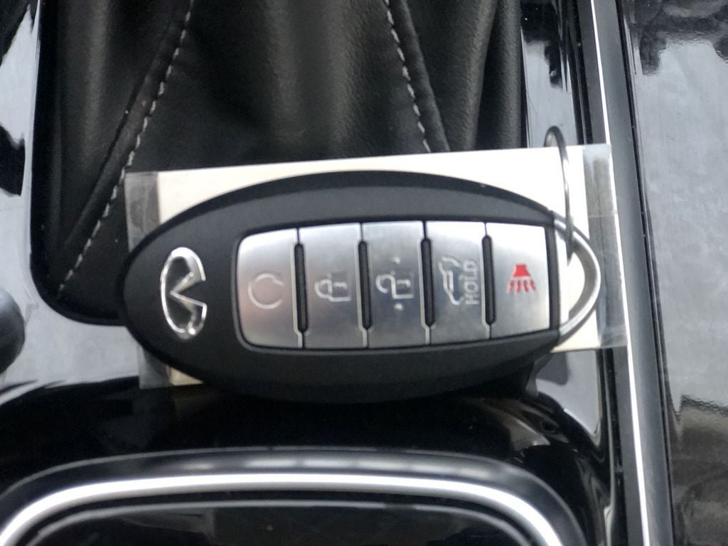 2024 INFINITI QX80 LUXE