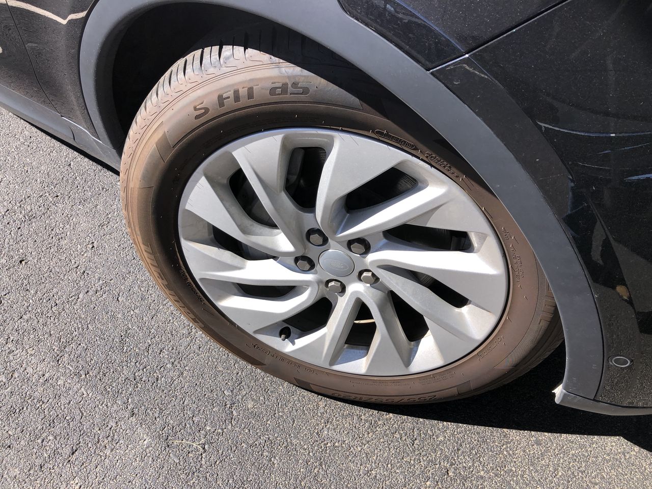 2024 Land Rover Discovery P300 S