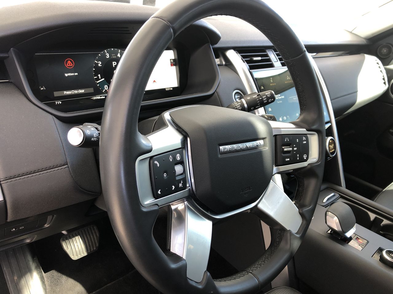 2024 Land Rover Discovery P300 S